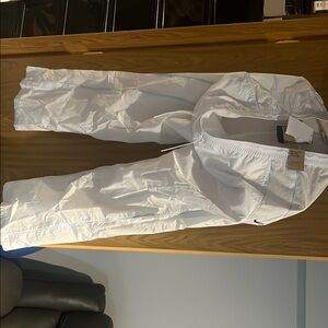 Nike Windrunner
Women's High-Waisted Woven Open-Hem Pants